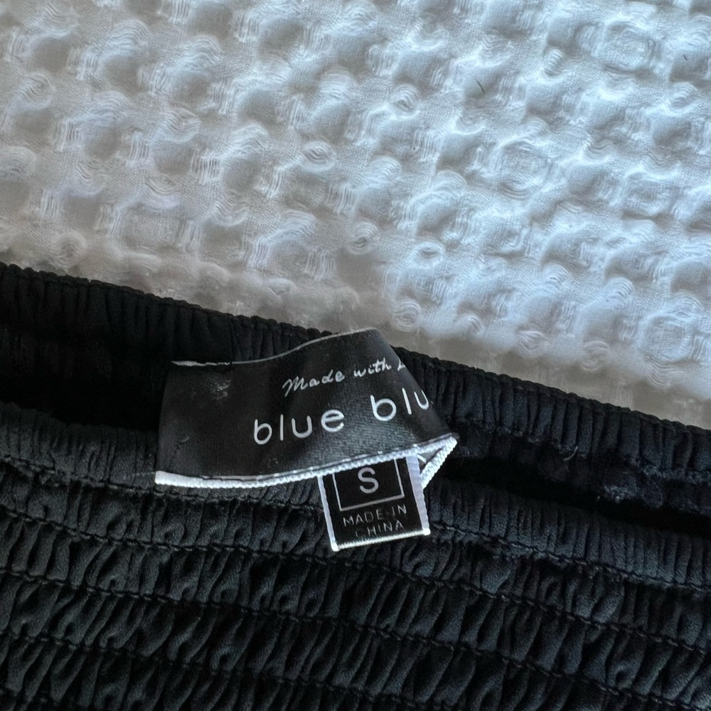 VICI black eyelet top - Picture 3 of 3